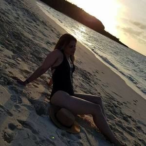 Meet your Posher, Anniela